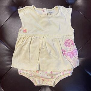 🌈5 for $25 Carter’s pale yellow butterfly dress